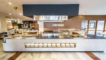 Breakfast, lunch, dinner served; international cuisine