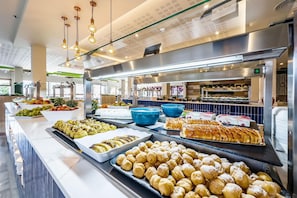 Breakfast, lunch, dinner served; international cuisine