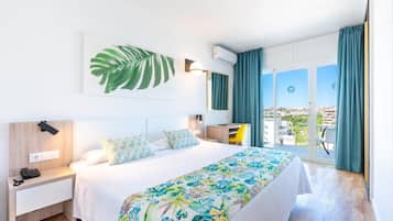 Desk, blackout drapes, free WiFi, bed sheets