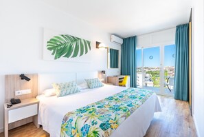 Desk, blackout curtains, free WiFi, bed sheets