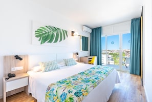 Desk, blackout curtains, free WiFi, bed sheets