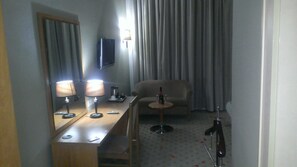 Executive-rum | Skrivbord, strykjärn/strykbräda, gratis barnsängar och gratis wi-fi
