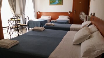 Ropa de cama de alta calidad y minibar 