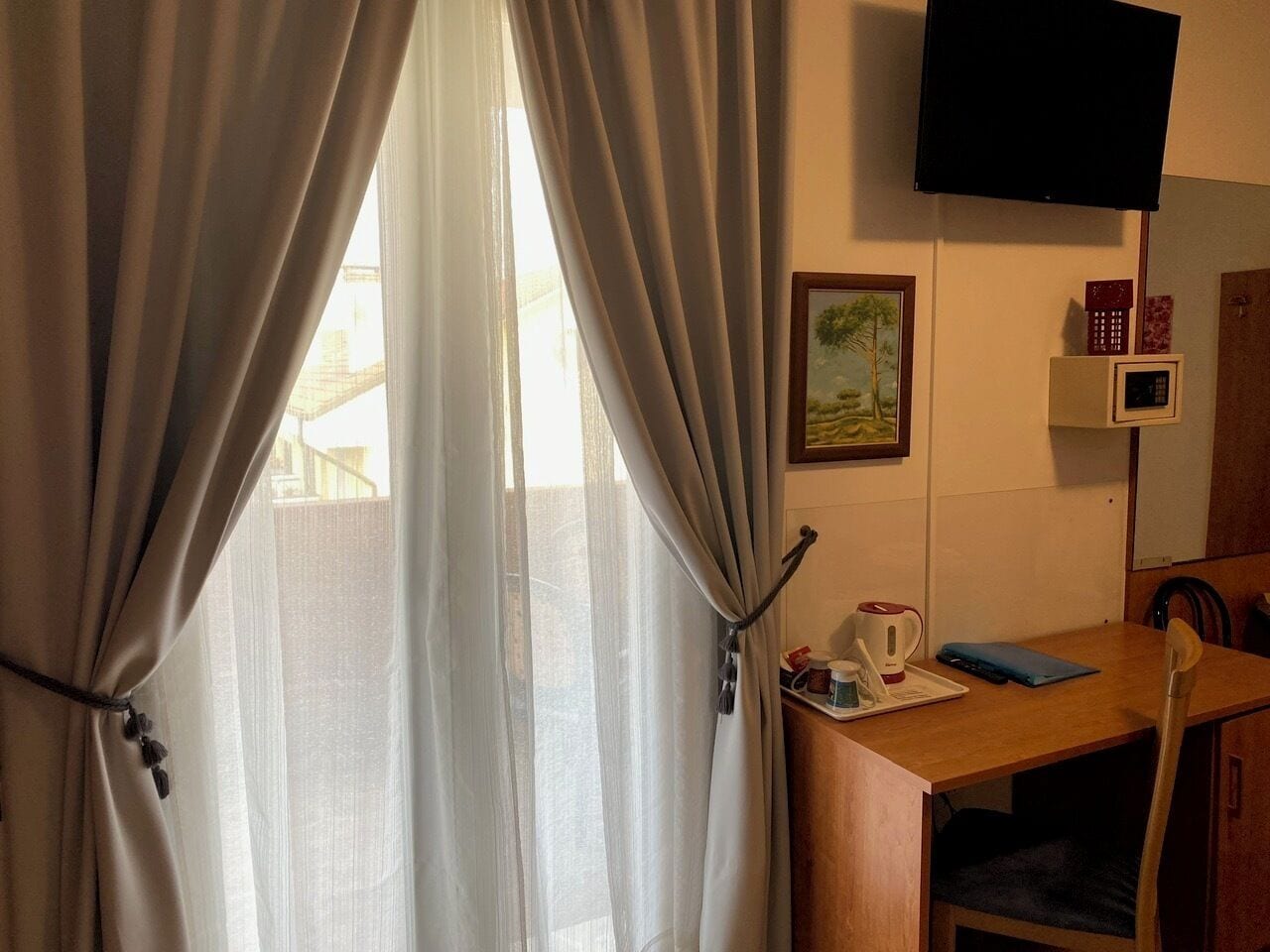 1 bedroom, premium bedding, minibar, in-room safe