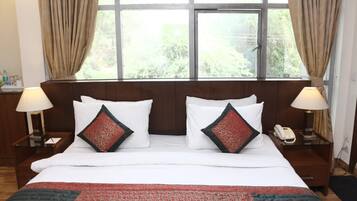 Chambre supérieure | Literie de qualité, minibar, coffre-fort, bureau