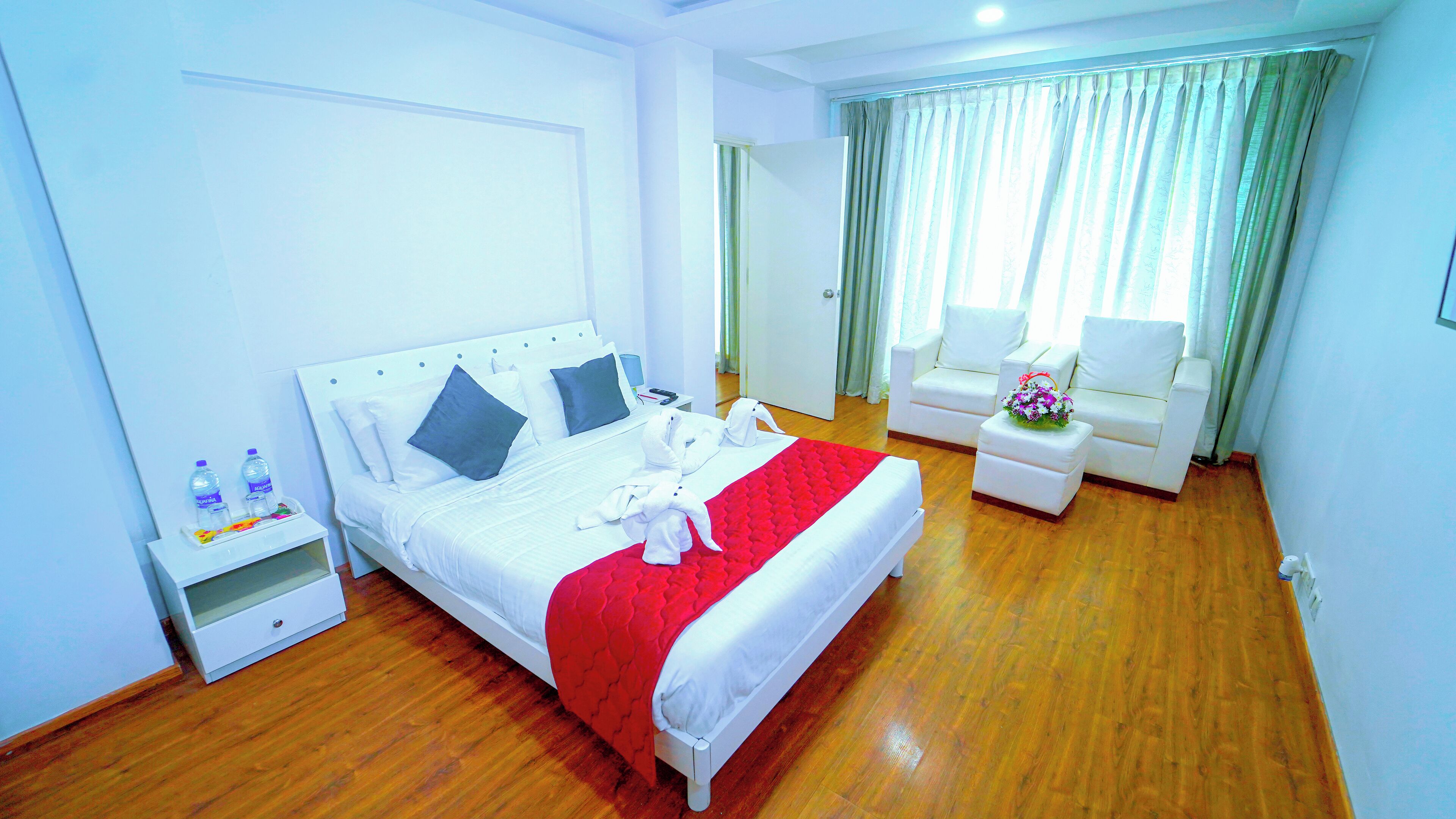 Premium bedding, minibar, in-room safe, blackout curtains