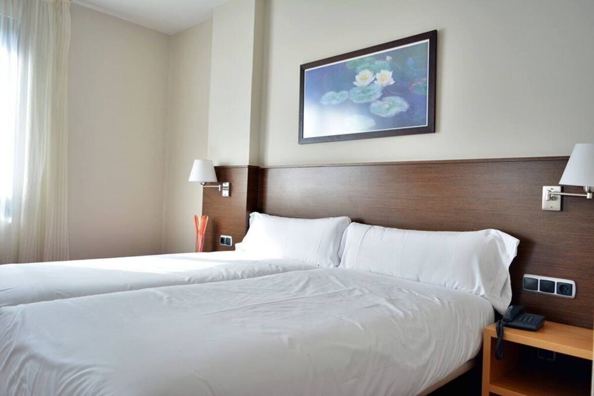 double or twin room | in-room safe, desk, soundproofing, free wifi