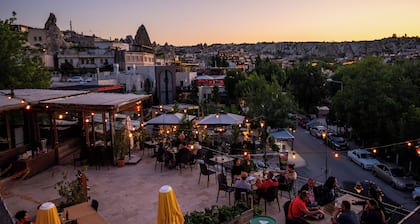 Nomads Cave Hotel & Rooftop