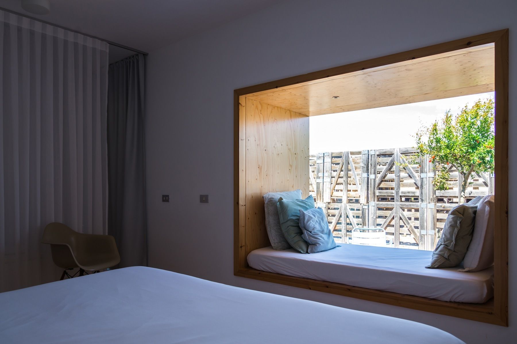 double room, patio | 1 bedroom, minibar, in-room safe, soundproofing