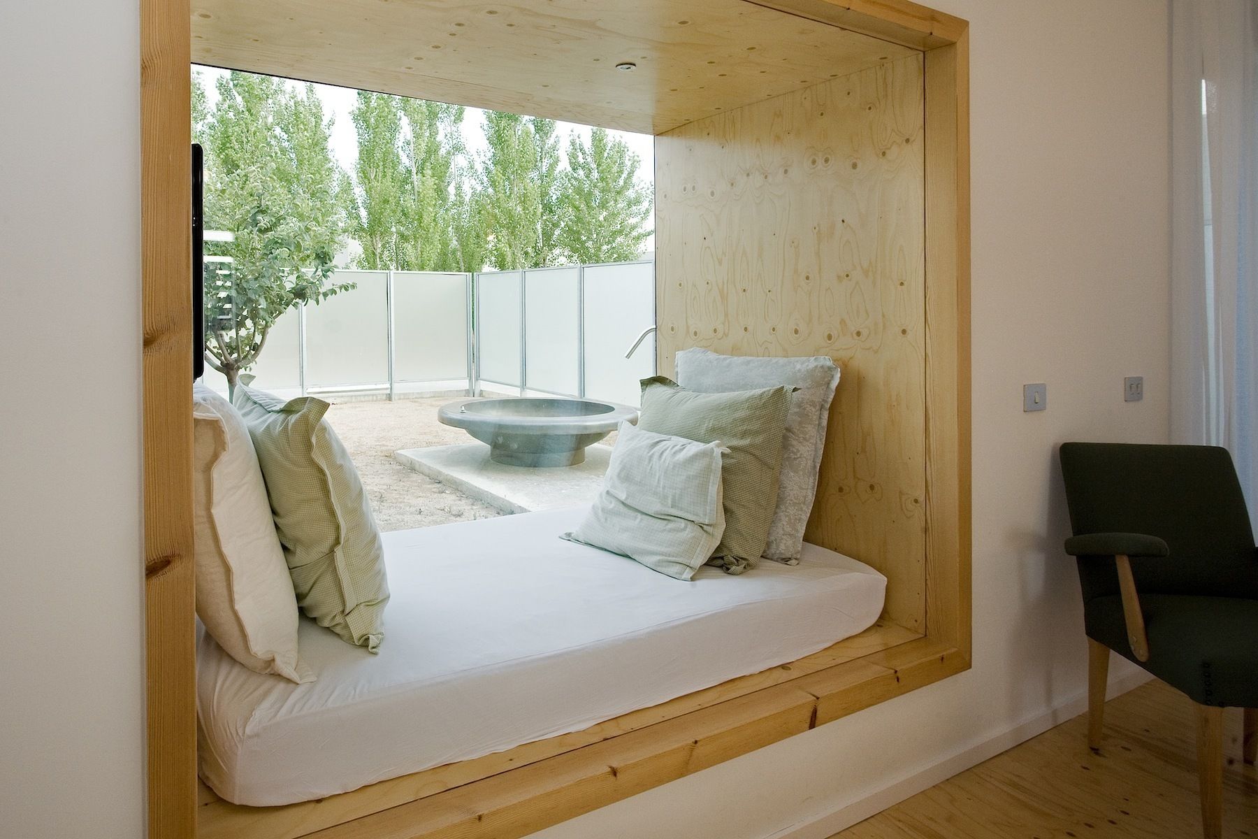 double room, bathtub (patio) | view from room