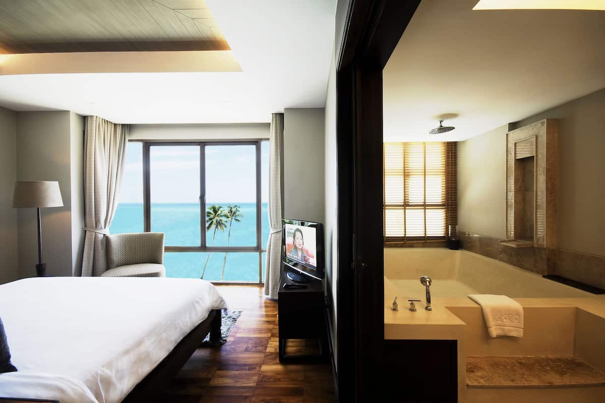 suite, 3 bedrooms, sea view | egyptian cotton sheets, premium bedding, down duvets