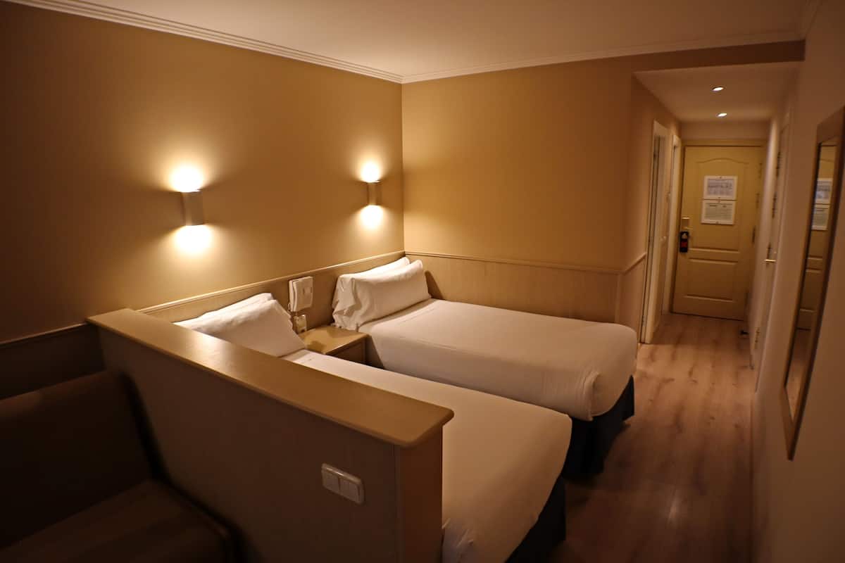 1 bedroom, in-room safe, desk, blackout curtains