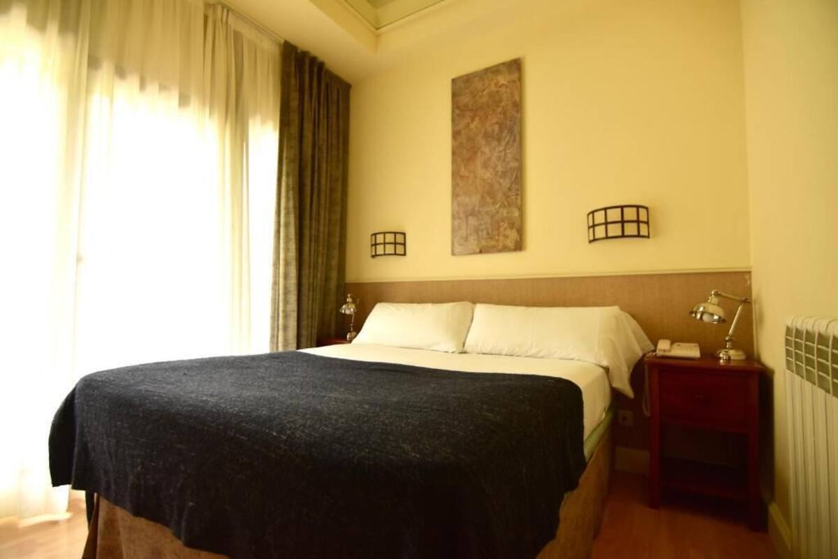 In-room safe, desk, blackout curtains, free WiFi