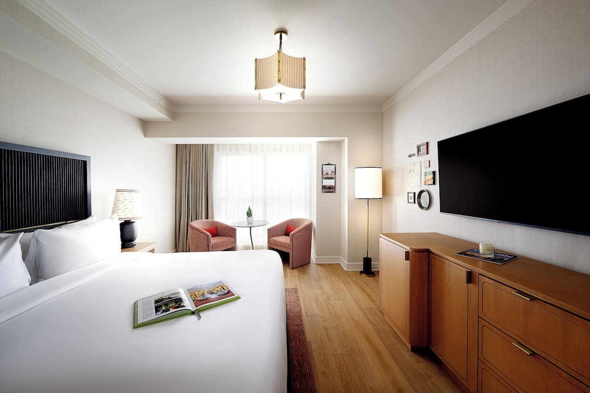 Premium bedding, down duvets, minibar, in-room safe