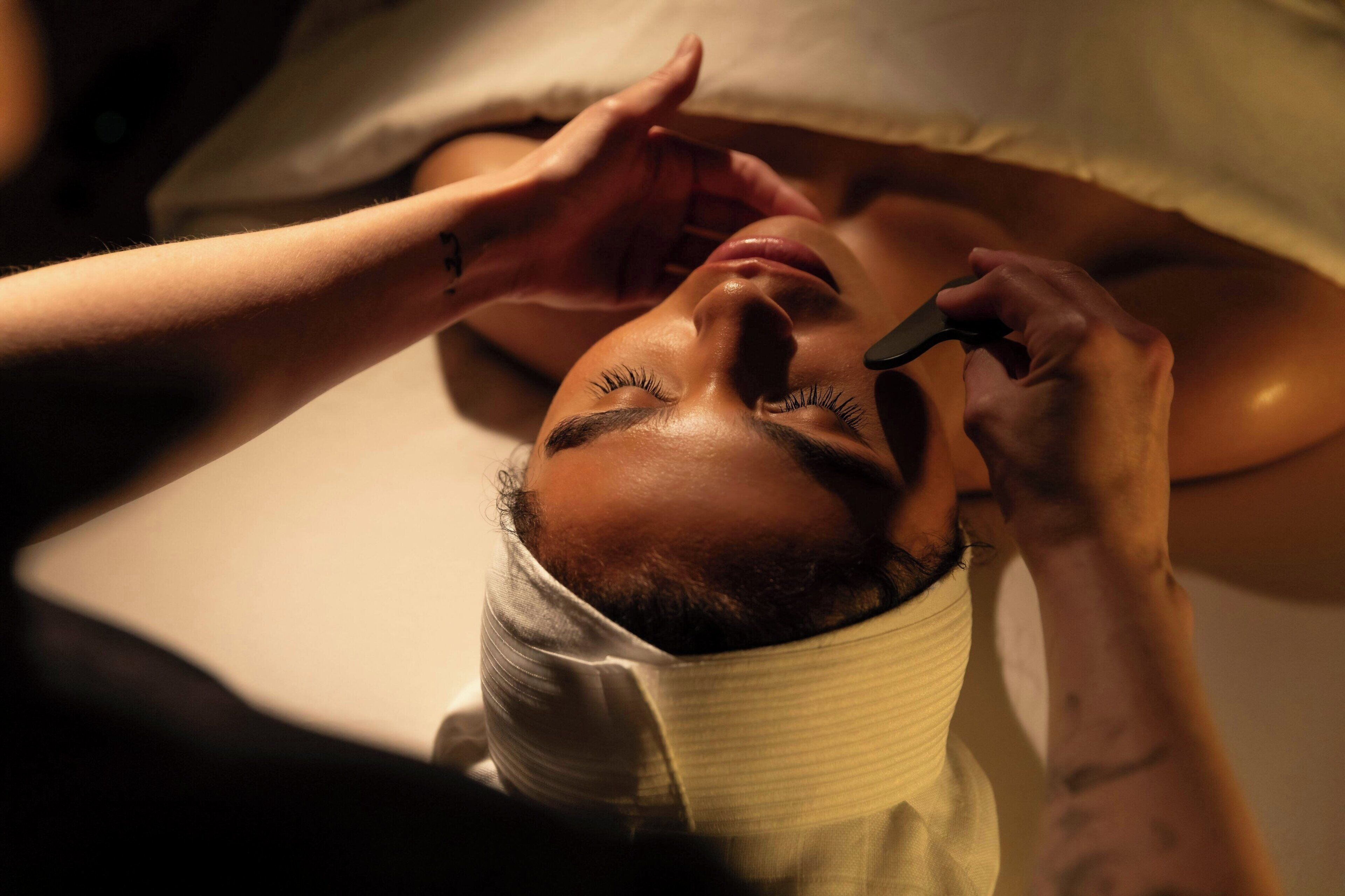 Couples treatment rooms, sauna, body treatments, facials