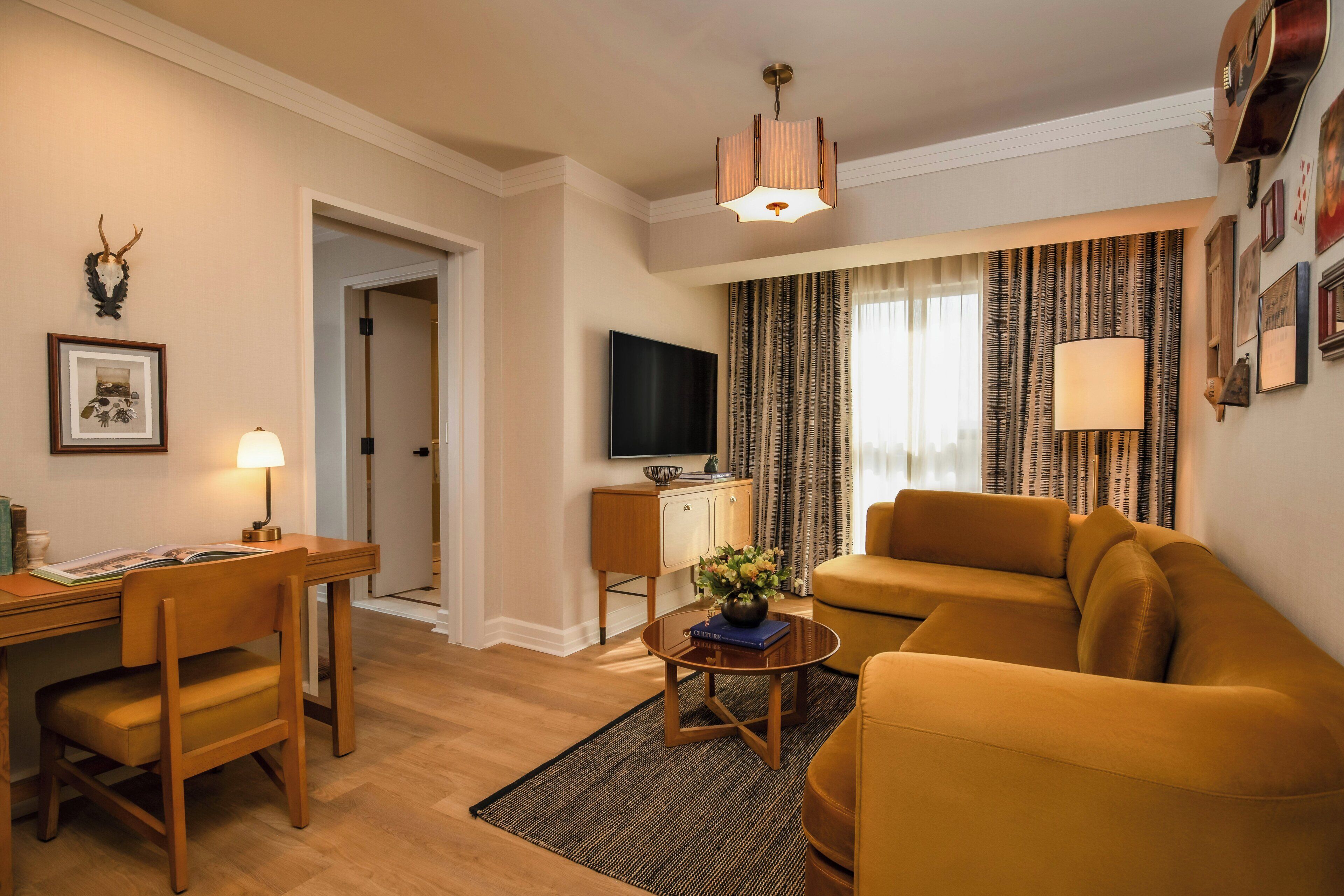 One Bedroom Suite | Premium bedding, down comforters, minibar, in-room safe