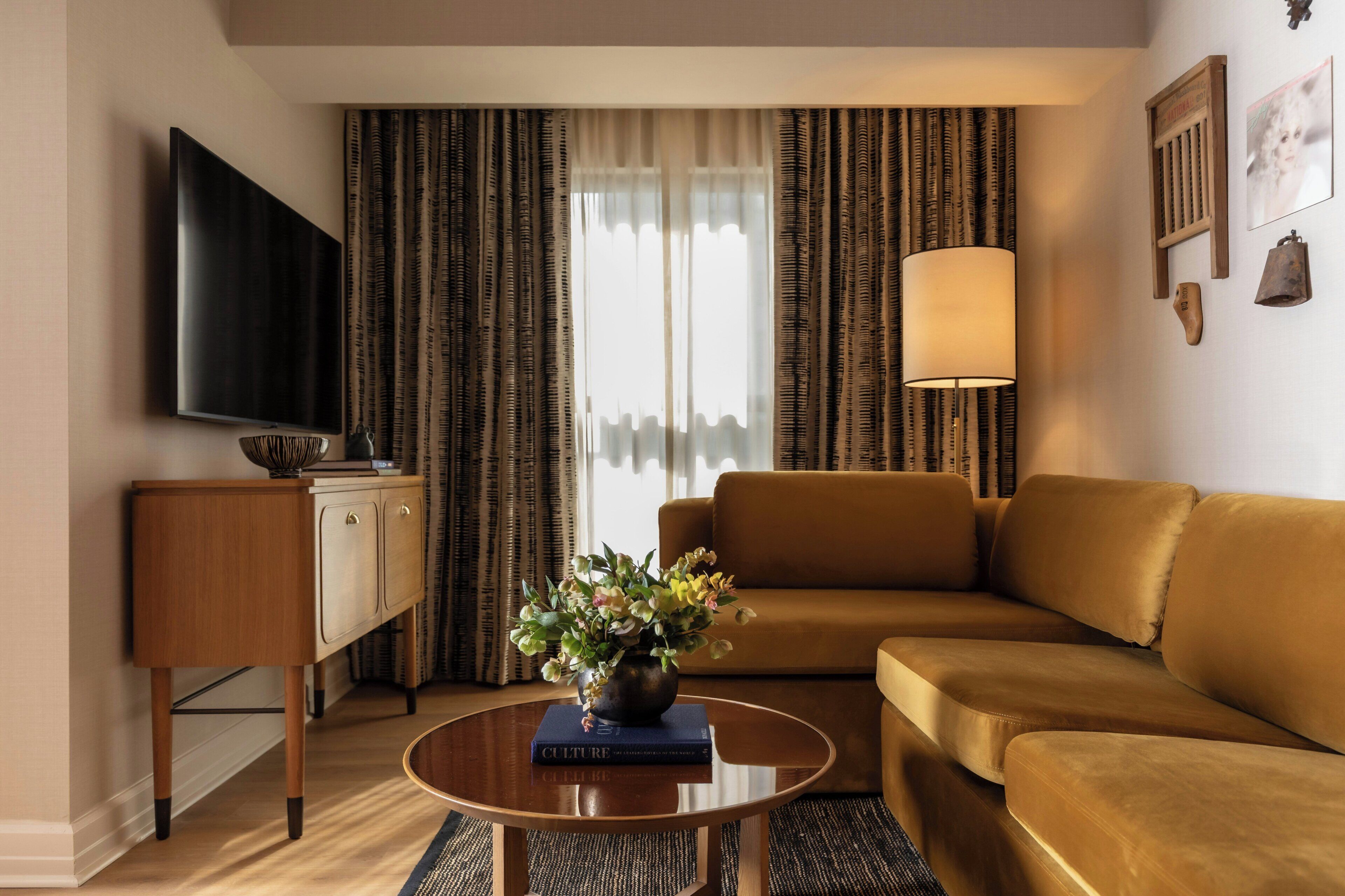 One Bedroom Suite | Premium bedding, down comforters, minibar, in-room safe