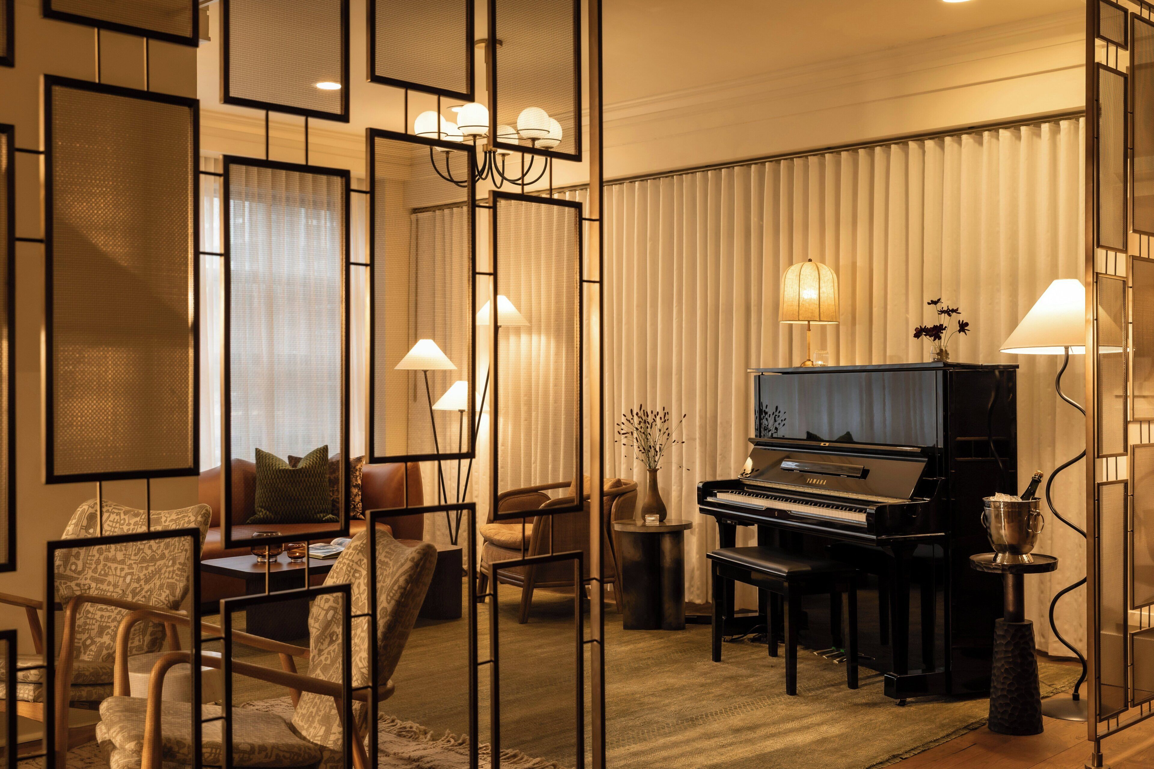 Photo - Hutton Hotel
