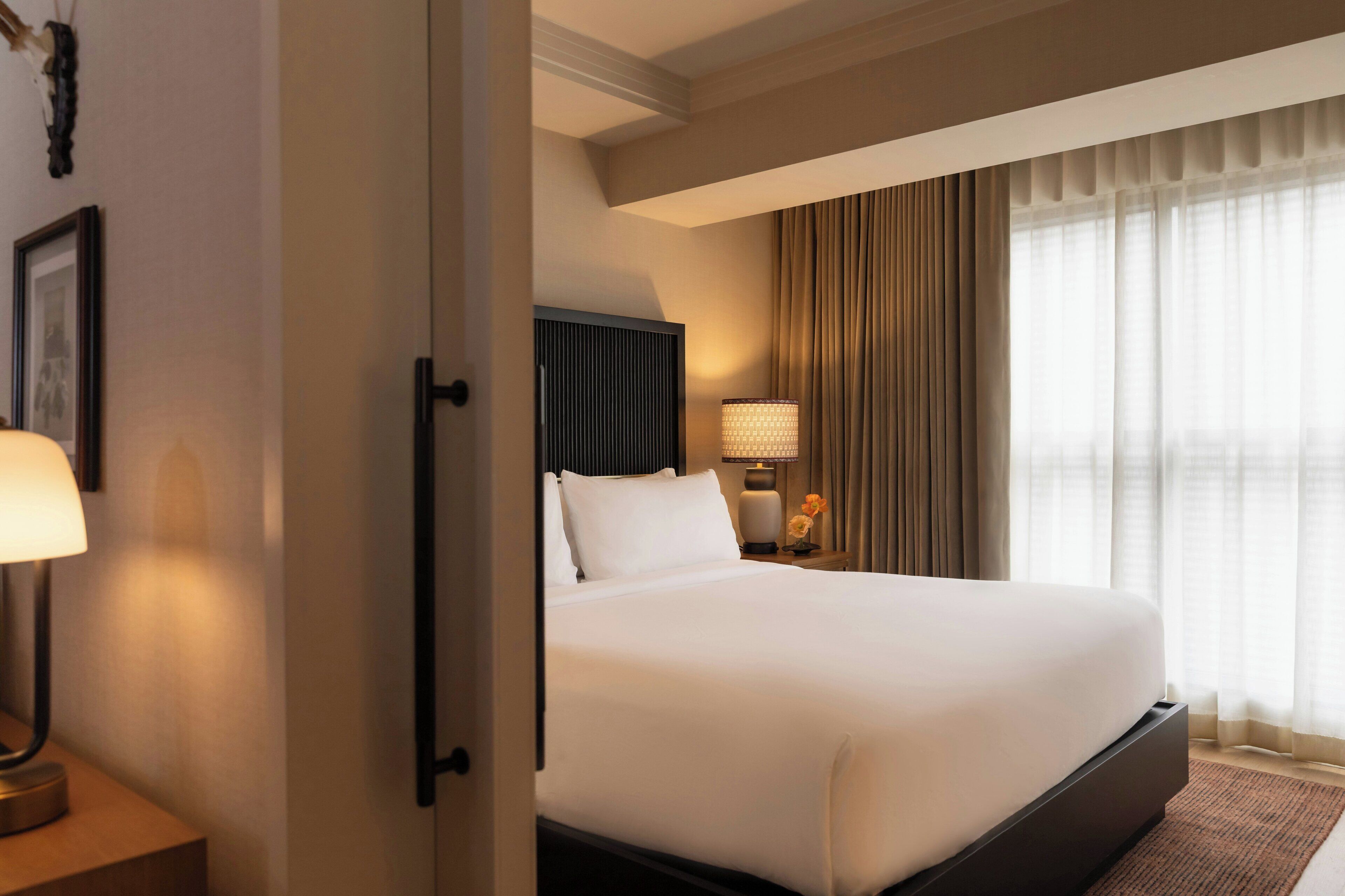 Photo - Hutton Hotel