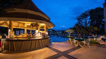 Poolside bar
