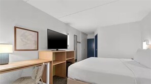 1 bedroom, premium bedding, pillow-top beds, desk