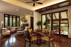 37-inch flat-screen TV with cable channels, TV, DVD player - Anantara Angkor Resort (Siem Reap)