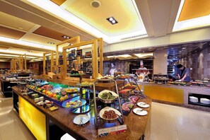 Daily buffet breakfast for a fee