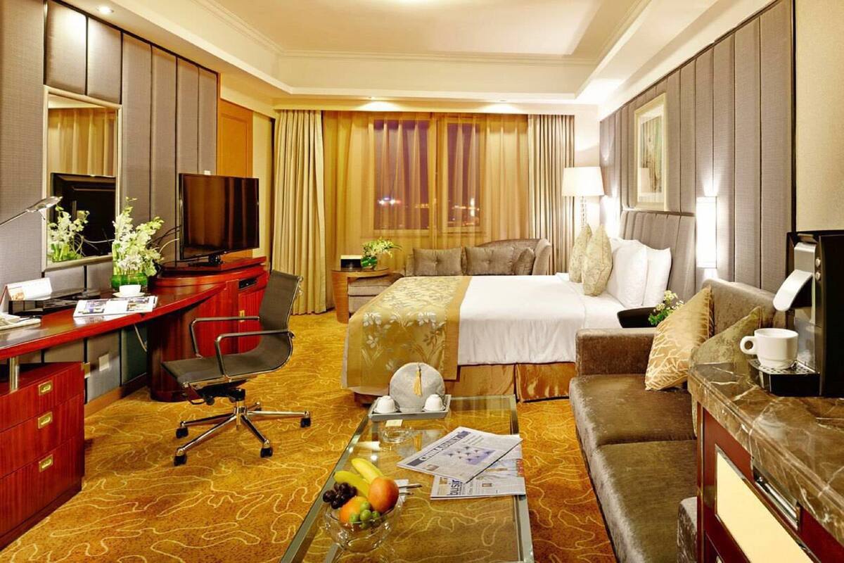 Deluxe Loft | Premium bedding, pillowtop beds, minibar, in-room safe