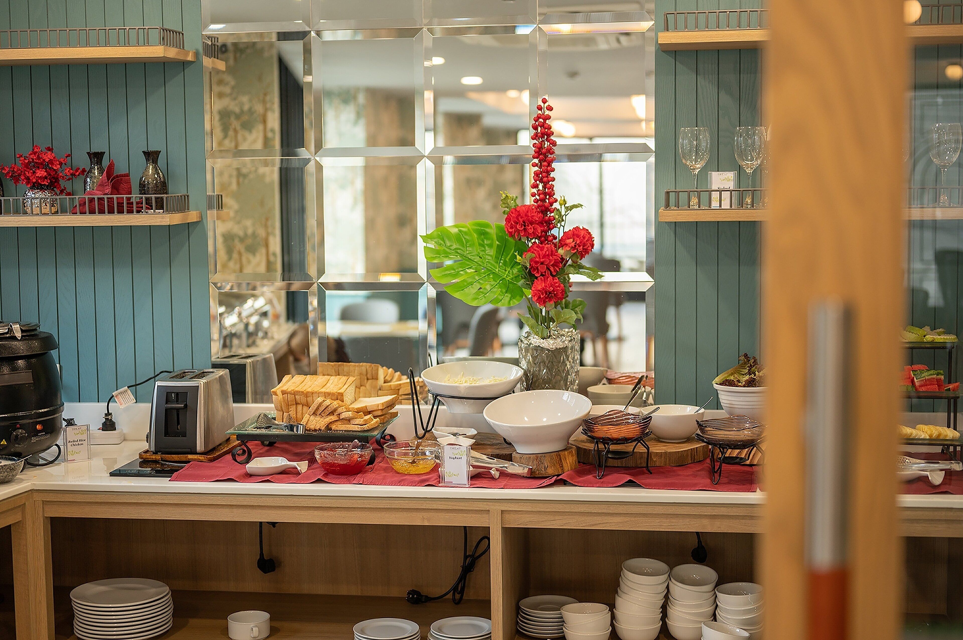 Daily buffet breakfast for a fee