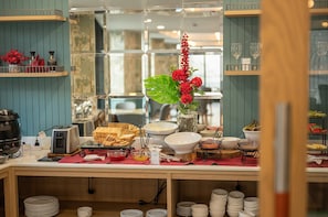 Päivittäinen buffetaamiainen maksusta