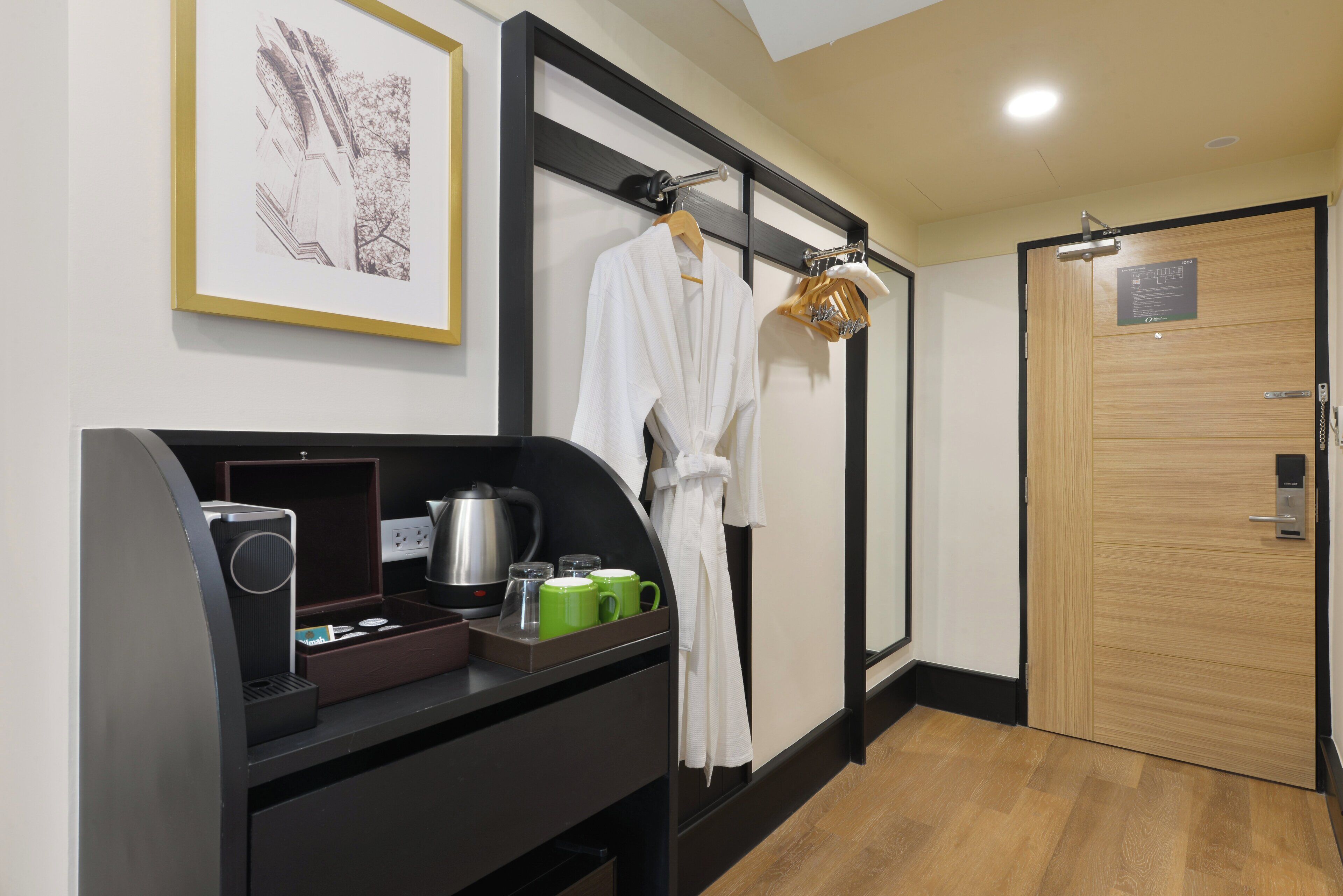 deluxe room | 1 bedroom, egyptian cotton sheets, premium bedding, minibar