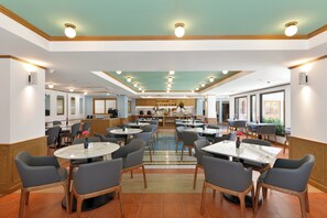 Frühstück, Mittagessen und Abendessen