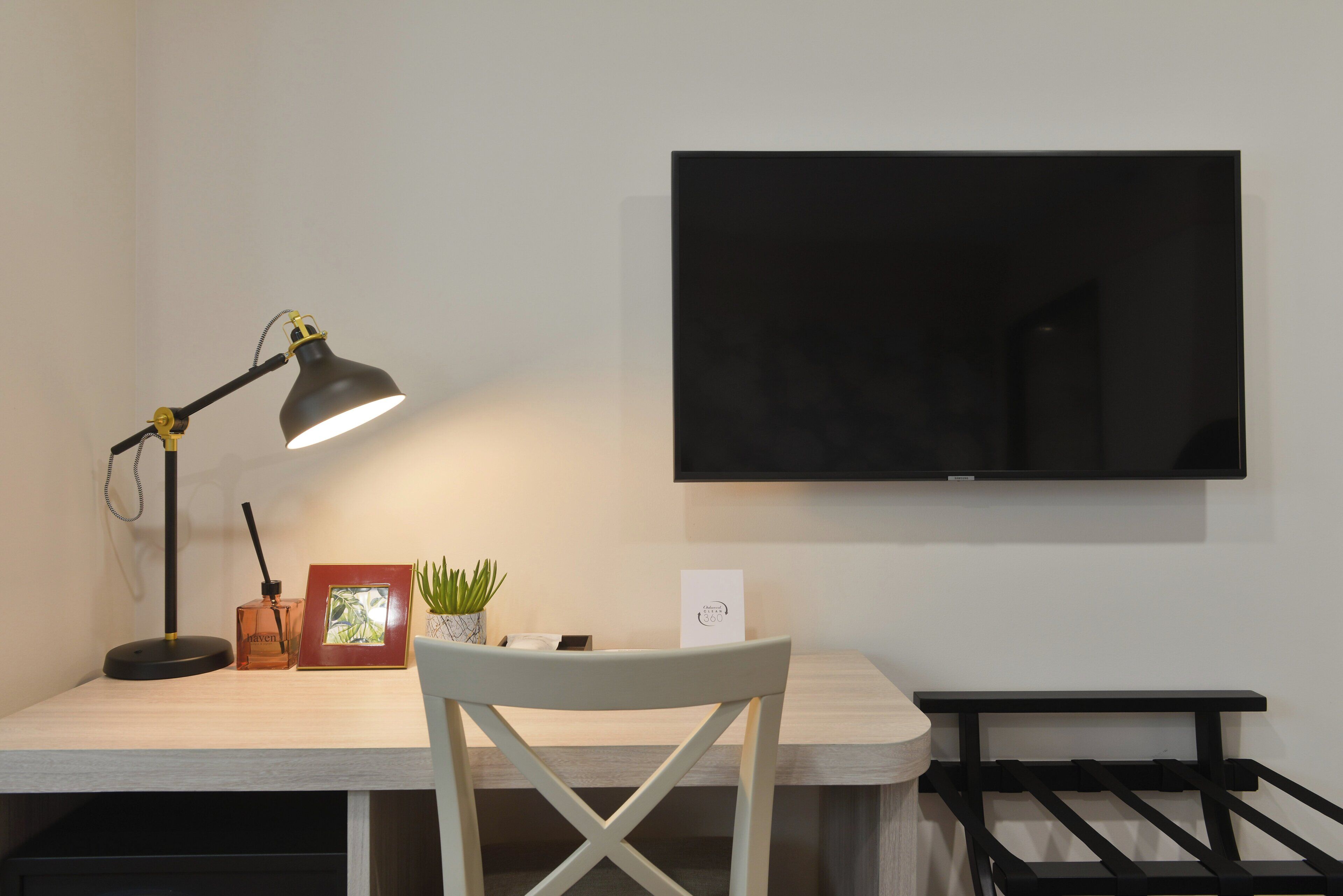 1 bedroom, egyptian cotton sheets, premium bedding, minibar