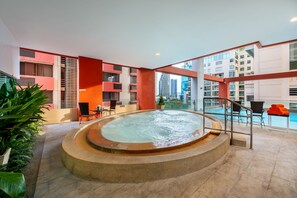 Pool - Bandara Silom Suites (Bangkok)