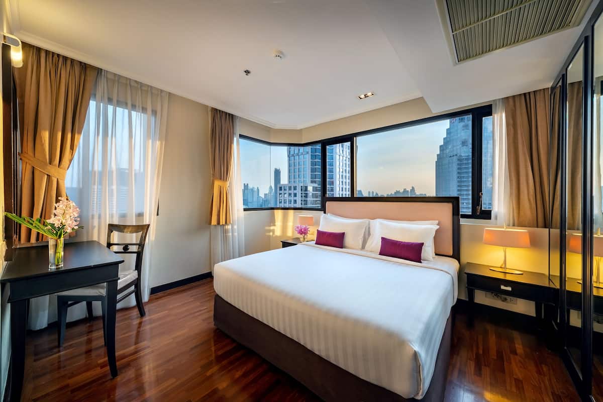 Panoramic Suite, 1 Bedroom | Premium bedding, in-room safe, desk, WiFi (free)