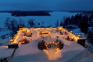 5 restaurants; breakfast, lunch and dinner served  - JW Marriott The Rosseau Muskoka Resort & Spa (Muskoka Lakes)
