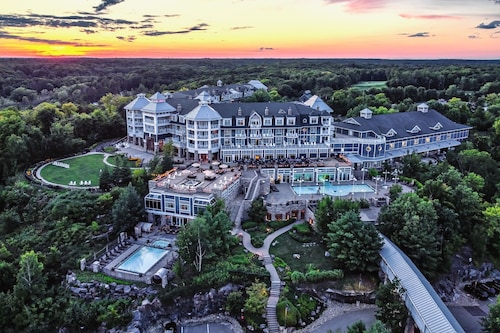 JW Marriott The Rosseau Muskoka Resort & Spa