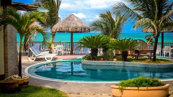 3 albercas al aire libre