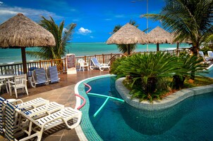 3 piscinas al aire libre