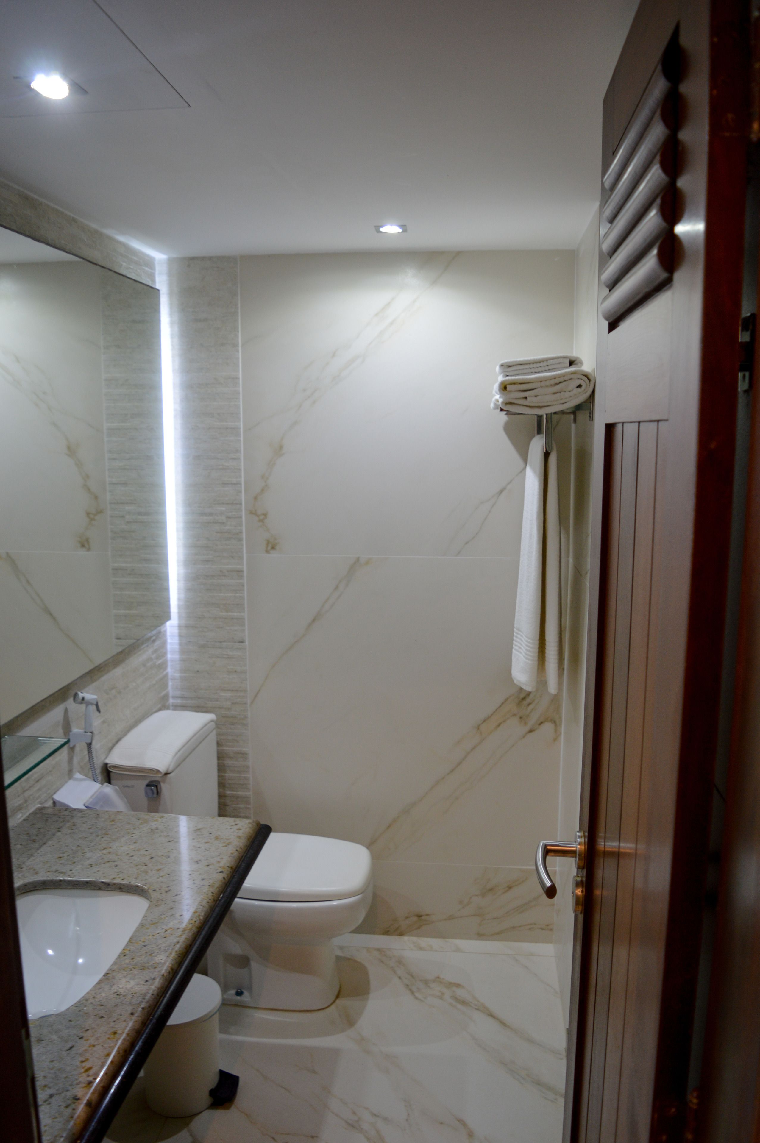 shower, rainfall showerhead, free toiletries, hair dryer