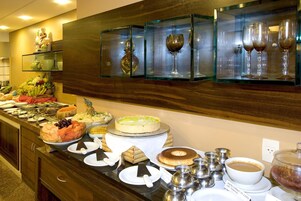 Se sirven desayunos, almuerzos y cenas