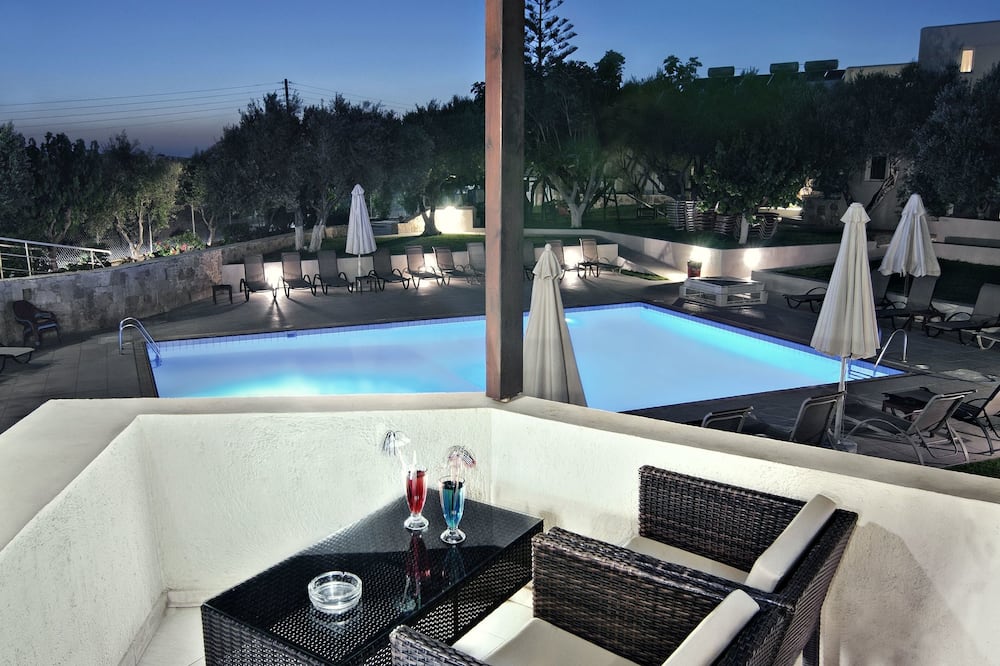 Ourania Apartments
