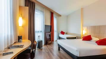 Premium Double Room | In-room safe, desk, blackout drapes, soundproofing