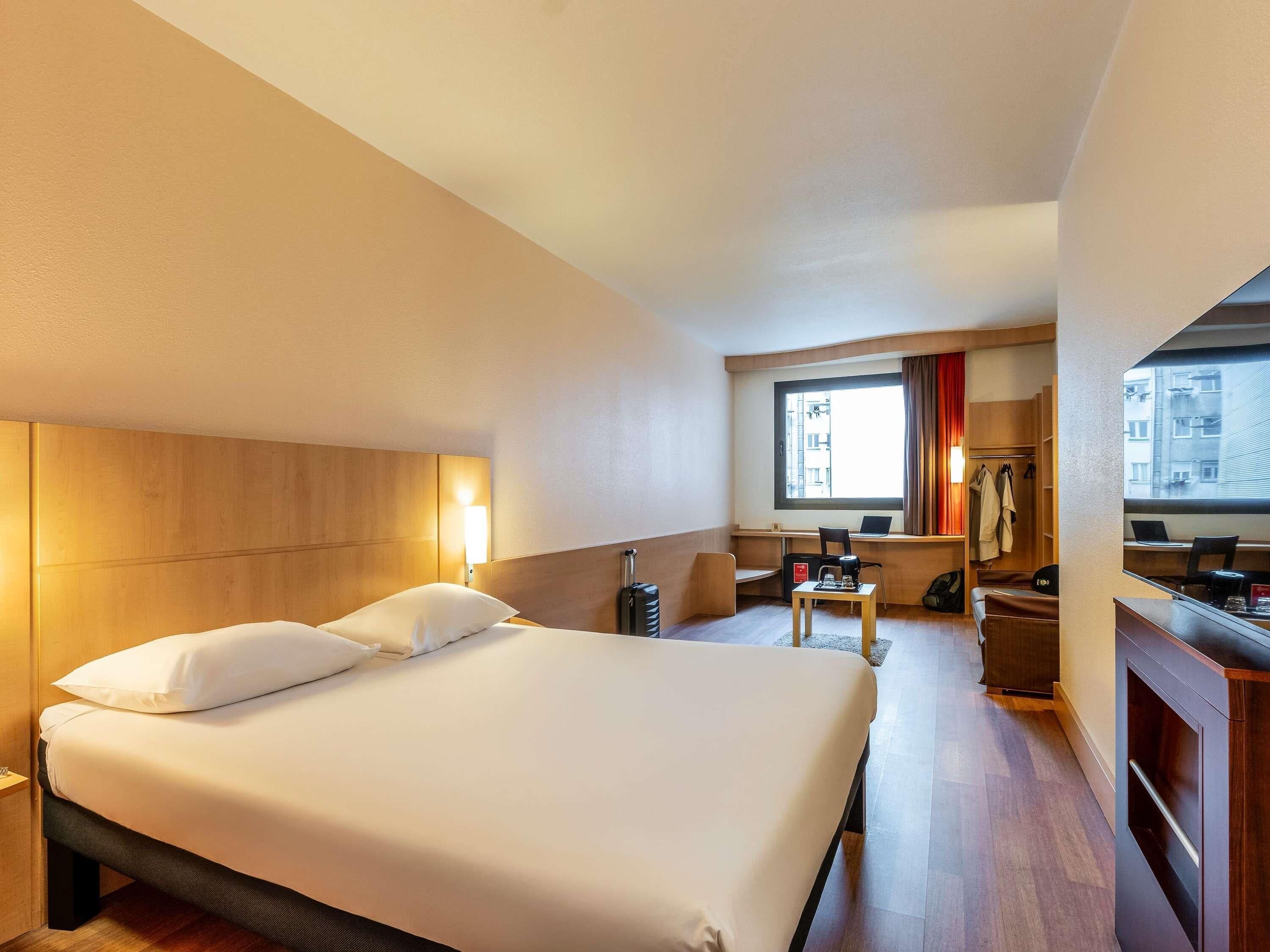 Premium-Doppelzimmer | Zimmersafe, Schreibtisch, laptopgeeigneter Arbeitsplatz