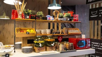 Tägliches kontinentales Frühstück gegen Gebühr