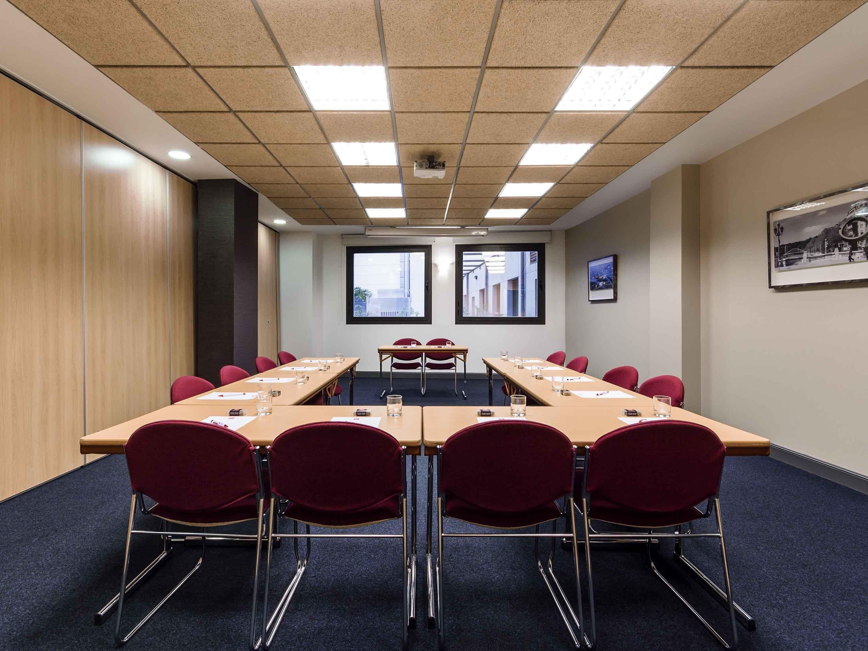 Meeting facility