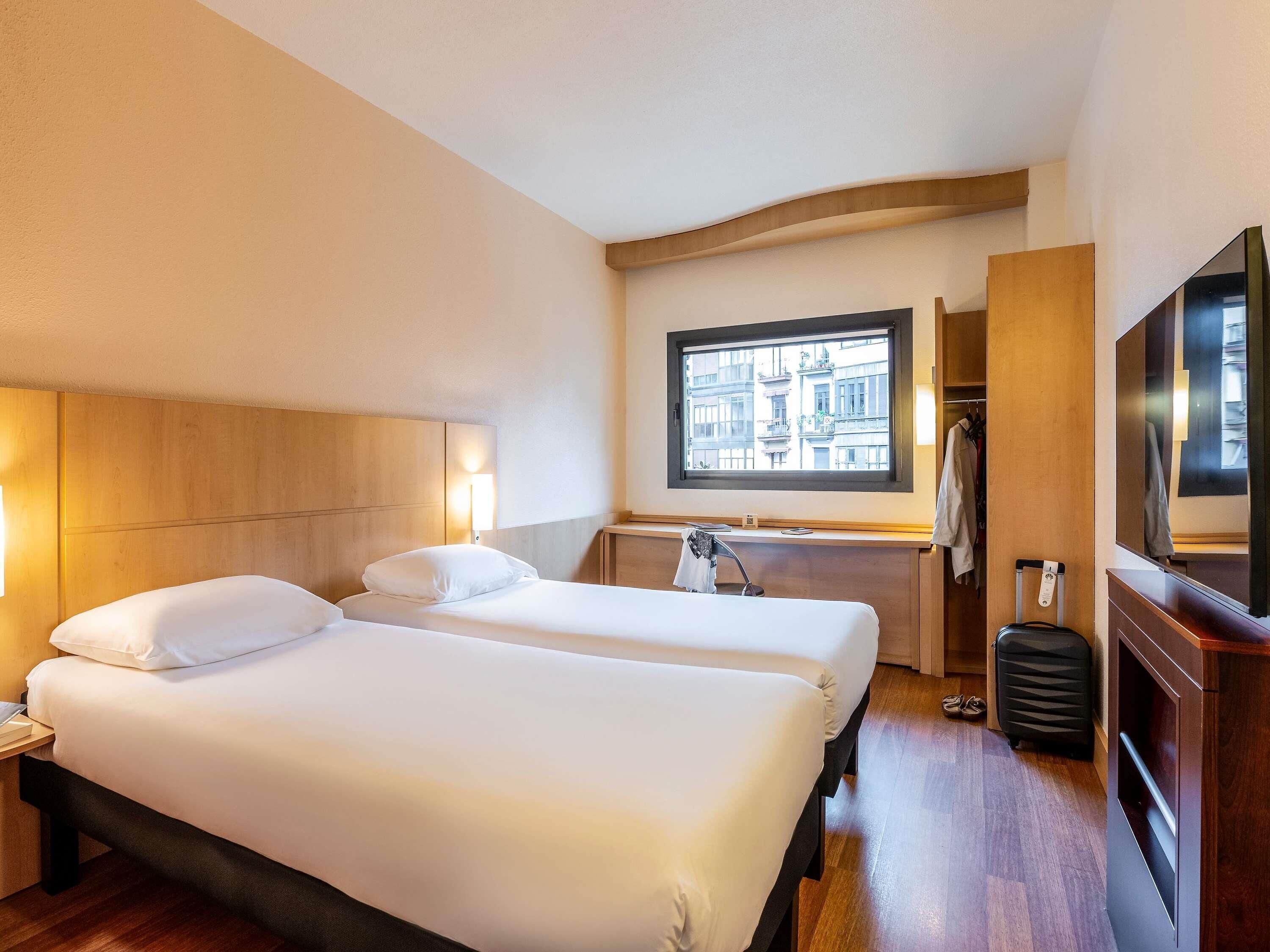 Standardzimmer, 2 Einzelbetten | Zimmersafe, Schreibtisch, laptopgeeigneter Arbeitsplatz