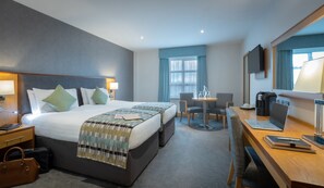 Egyptian cotton sheets, in-room safe, desk, bed sheets - Westgrove Hotel (Clane)