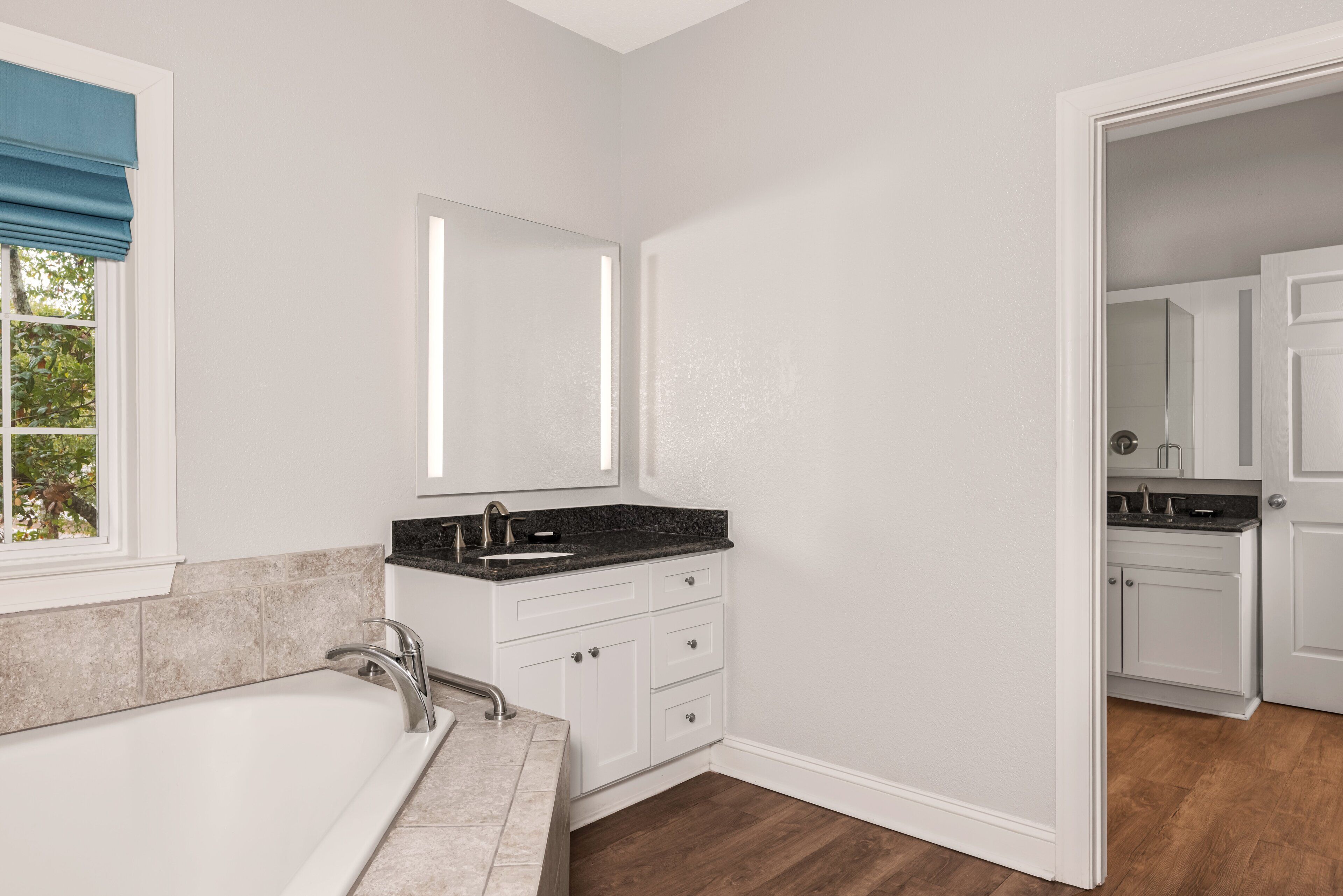 standard condo, 3 bedrooms, non smoking | bathroom | free toiletries, towels