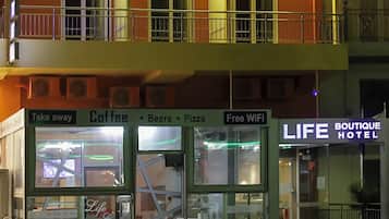 Mặt tiền nơi lưu trú